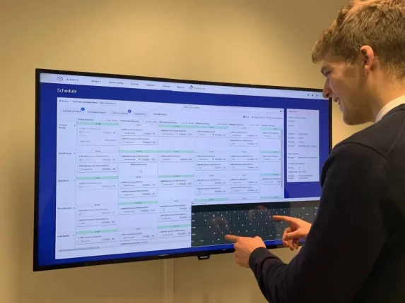 Binocs scheduling board: significantly better than scheduling with LIMS