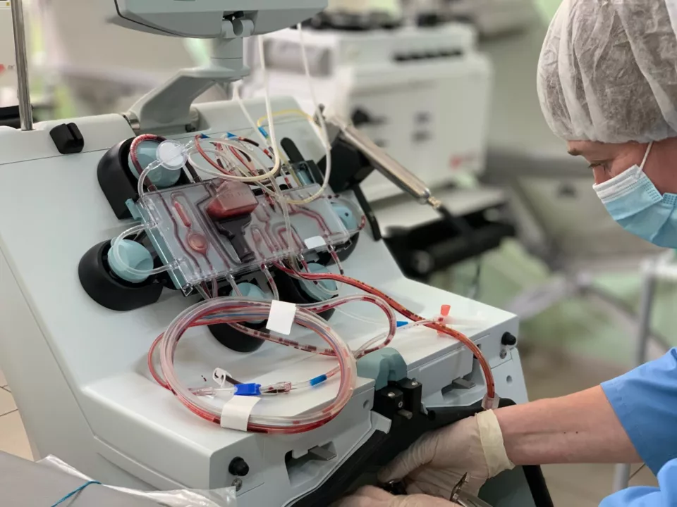 Apheresis machine to extract plasma and platelet from whole blood.